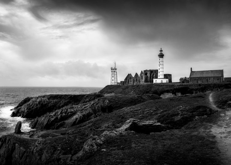Le phare de Roscoff en Noir et Blanc - Antoine Beringer Photographe