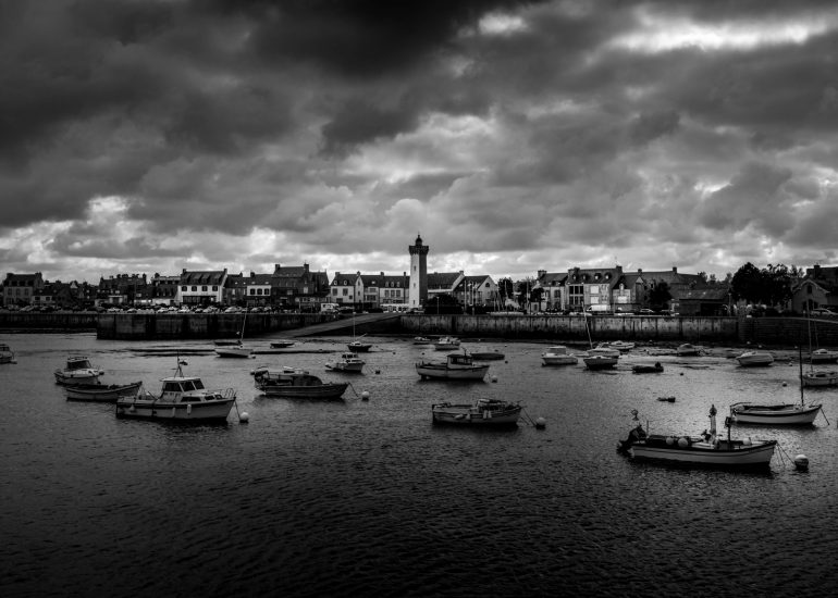 Le phare de Roscoff en Noir et Blanc - Antoine Beringer Photographe